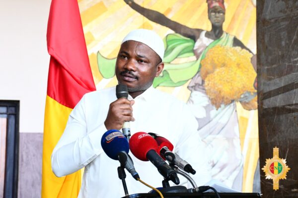 A la Mecque, Dansa Kourouma a prié Dieu pour que ‘’les esprits maléfiques n’aient pas raison’’ du colonel Doumbouya