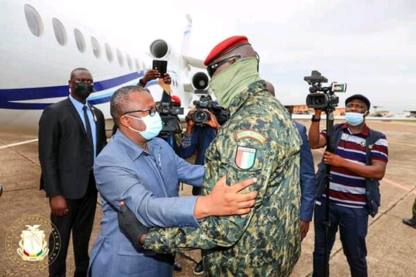Le colonel Doumbouya à Embalo : ‘’Nous n’avons aucune intention de garder le pouvoir’’